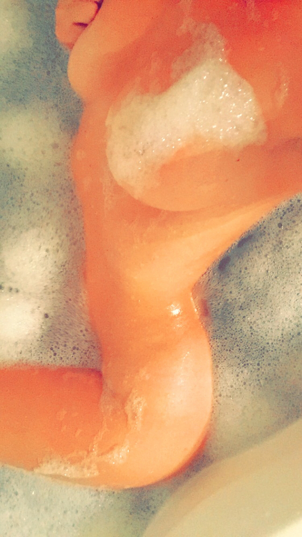 Девушки в ванной