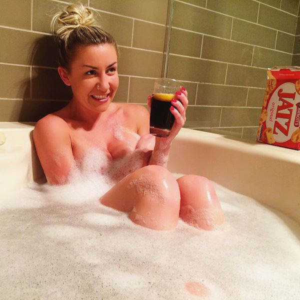 Девушки в ванной