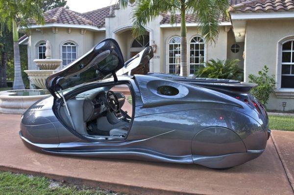 Интересная машина на американской парковке