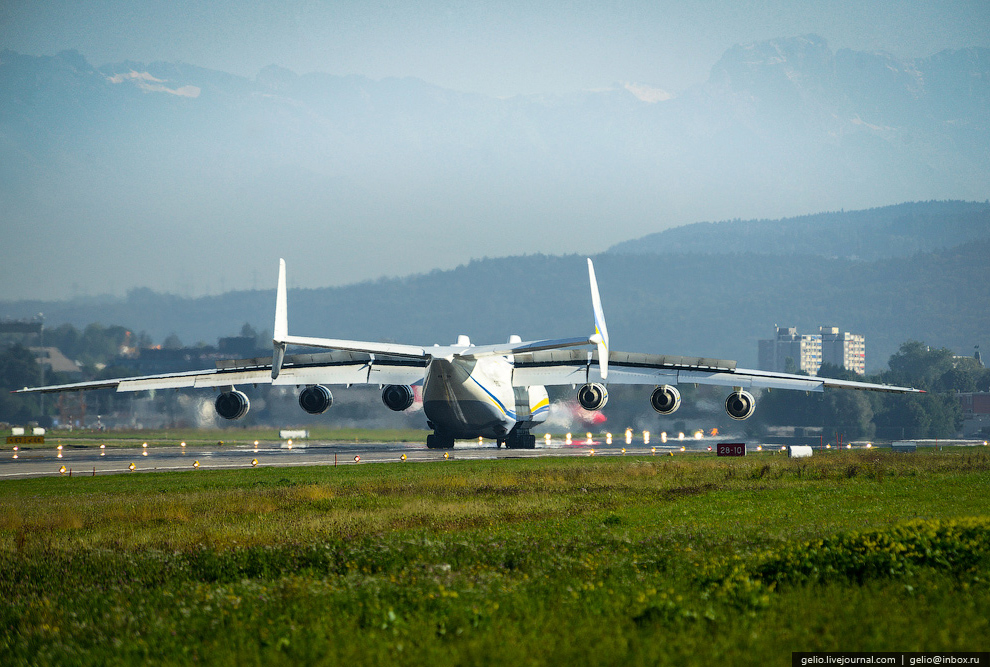 Ан-225 «Мрия» — самый большой самолет в мире Ан-225 «Мрия» — самый большой самолет в мире