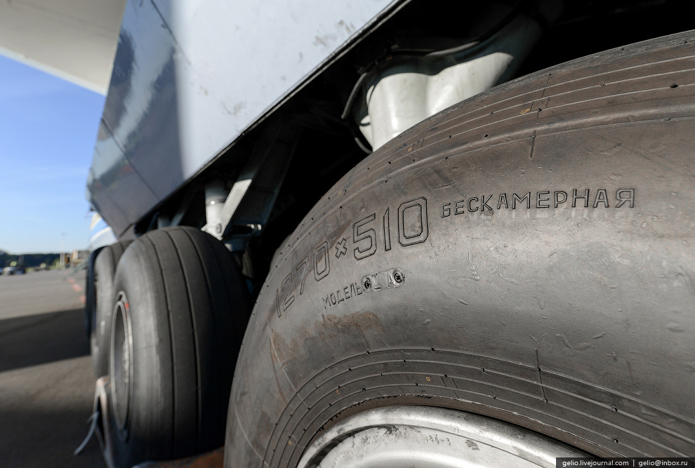 Ан-225 «Мрия» — самый большой самолет в мире Ан-225 «Мрия» — самый большой самолет в мире