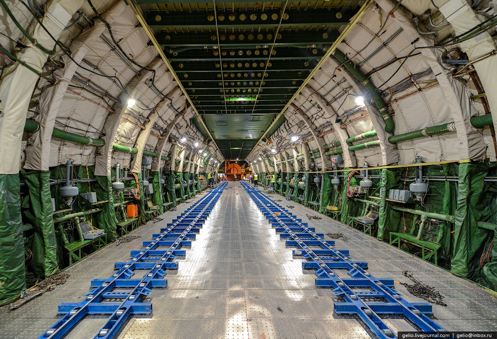 Ан-225 «Мрия» — самый большой самолет в мире Ан-225 «Мрия» — самый большой самолет в мире