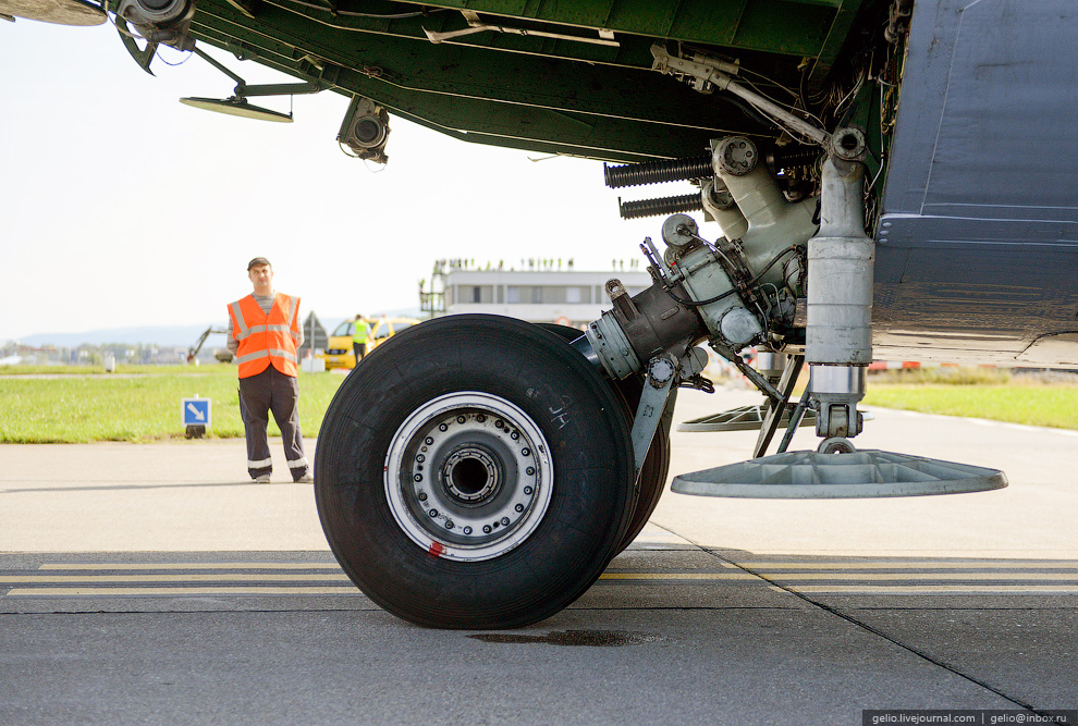 Ан-225 «Мрия» — самый большой самолет в мире Ан-225 «Мрия» — самый большой самолет в мире