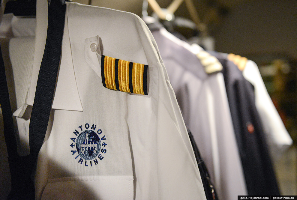 Ан-225 «Мрия» — самый большой самолет в мире Ан-225 «Мрия» — самый большой самолет в мире