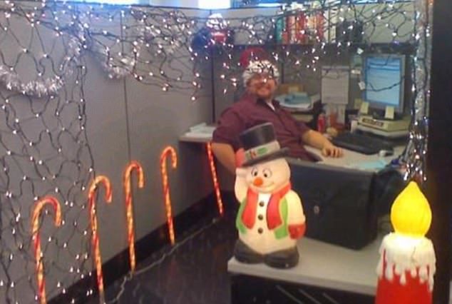 Работа в офисе проходит не так скучно, если трудишься в оригинальном окружении