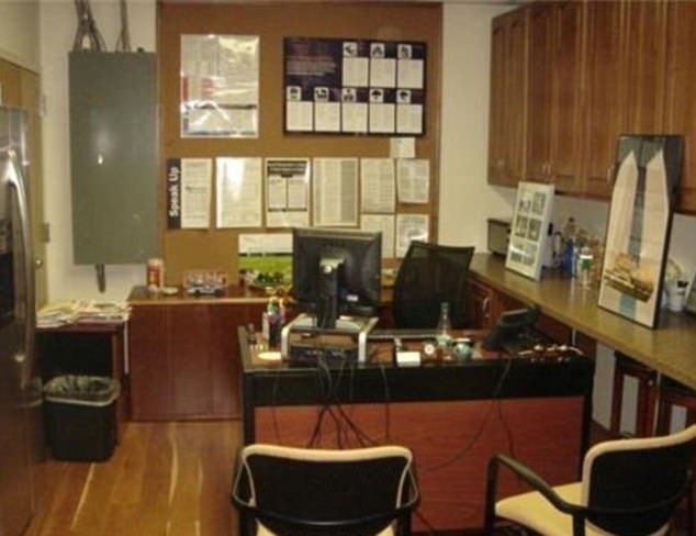 Работа в офисе проходит не так скучно, если трудишься в оригинальном окружении