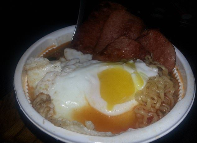 Когда приходишь домой бухим и решаешь чего-нибудь сожрать