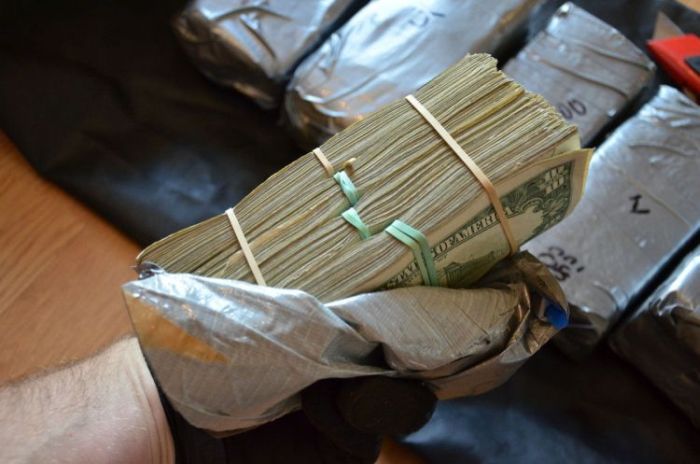 Сюрприз внутри двери автомобиля