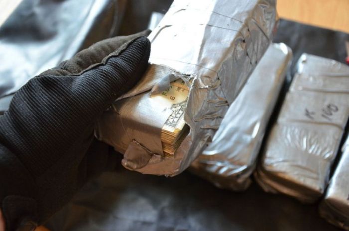 Сюрприз внутри двери автомобиля