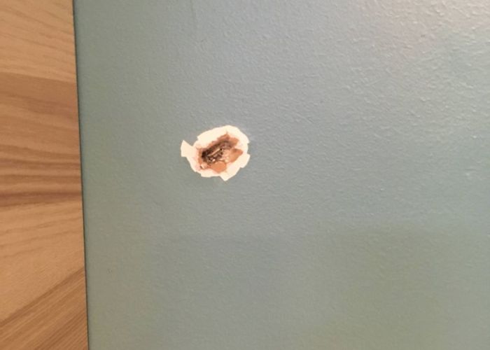 Шальная пуля и гипсокартонные стены