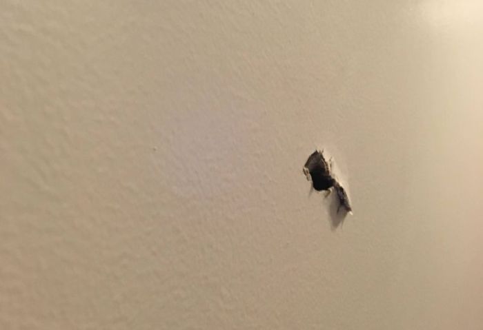 Шальная пуля и гипсокартонные стены