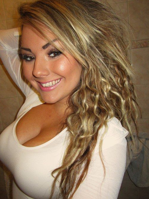 Девушки с красивой грудью (43 фото)