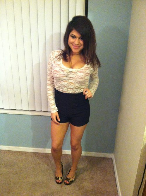 Девушки с красивой грудью (43 фото)