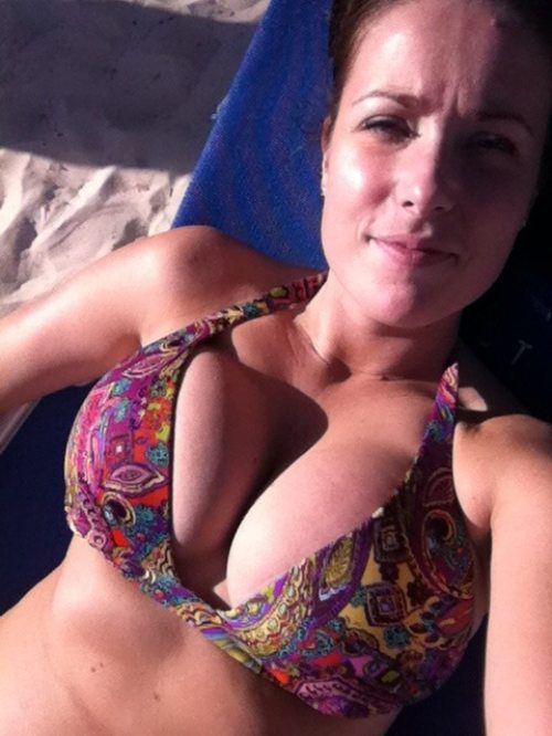 Девушки с красивой грудью (43 фото)