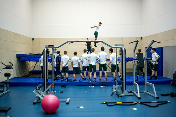 Где обучают юных российских футболистов