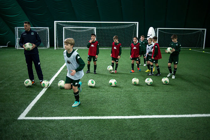 Где обучают юных российских футболистов