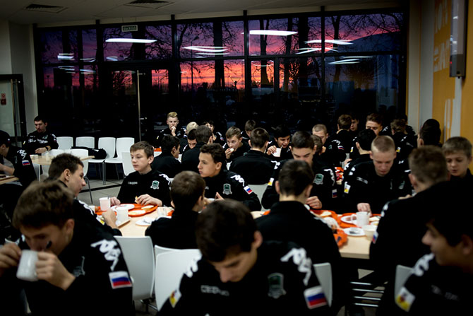 Где обучают юных российских футболистов