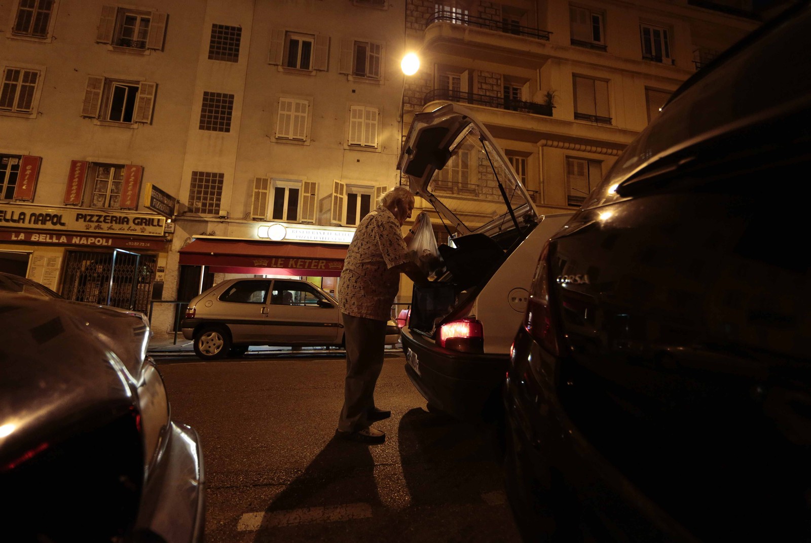 Француз питается отходами с мусорки