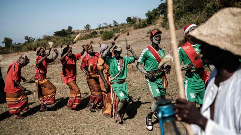 21 век: в Уганде девочкам до сих пор делают варварские операции на половых органах