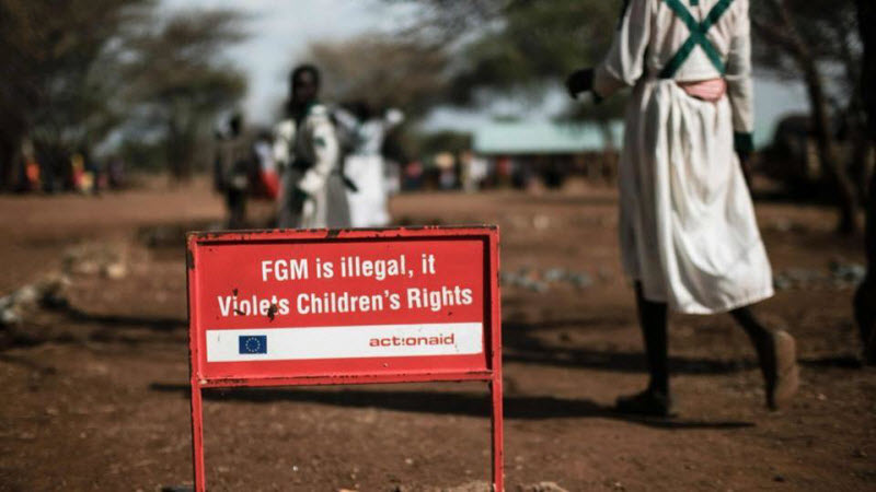 21 век: в Уганде девочкам до сих пор делают варварские операции на половых органах