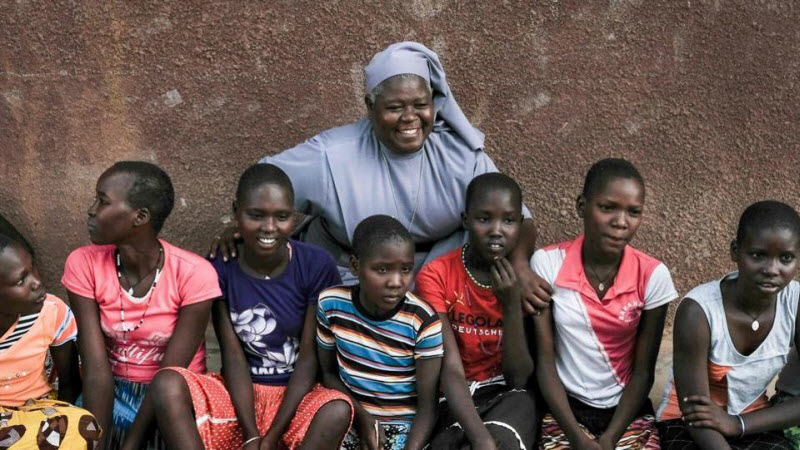 21 век: в Уганде девочкам до сих пор делают варварские операции на половых органах