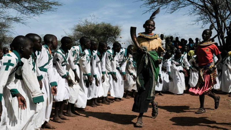 21 век: в Уганде девочкам до сих пор делают варварские операции на половых органах