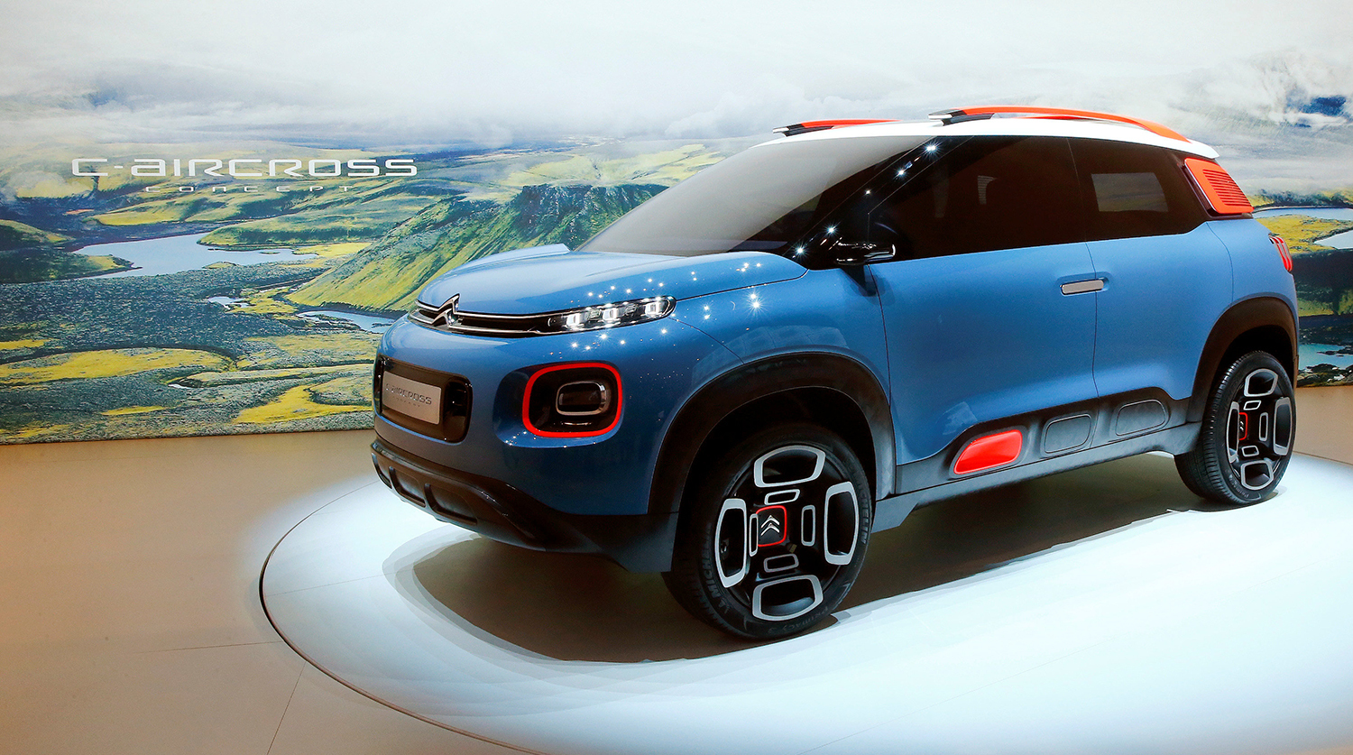 Яркие новинки автосалона в Женеве