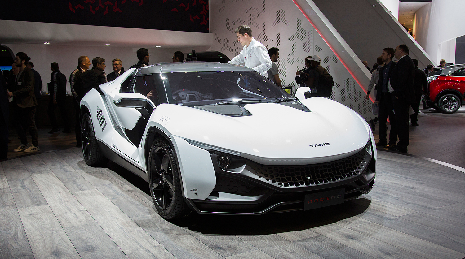 Яркие новинки автосалона в Женеве
