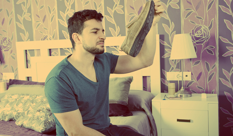 Как бороться с запахом в обуви