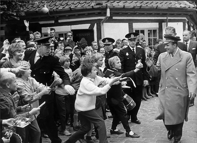 Юрий Алексеевич Гагарин – первый космонавт Юрий Алексеевич Гагарин – первый космонавт