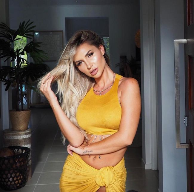 Розанна Аркл - модель, живущая за счет подписчиков в «Инстаграм»