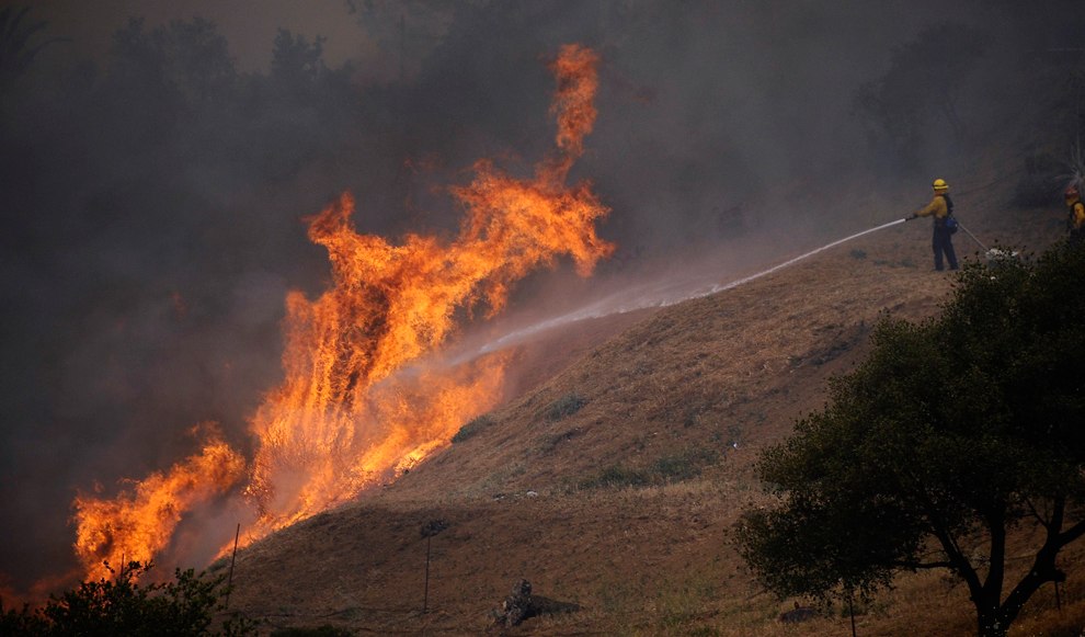Лесные пожары в Калифорнии, пожар в Лахоре и взрыв поезда под Ростовом