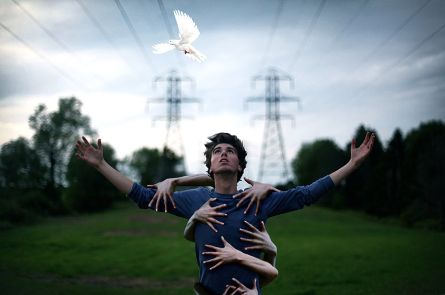 Драматичные автопортреты 19-летнего романтика