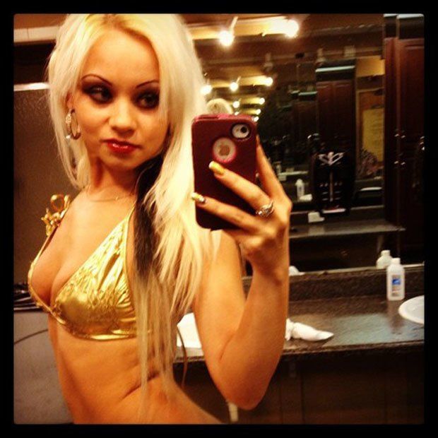 Самострелы стриптизерш (62 фото)