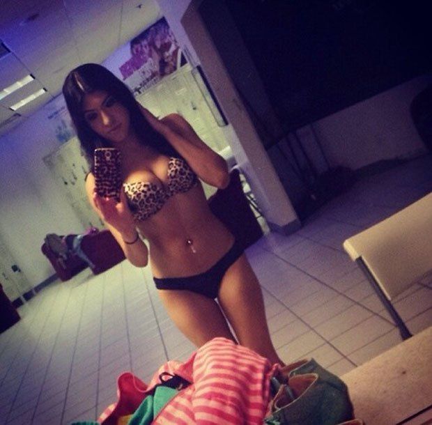 Самострелы стриптизерш (62 фото)