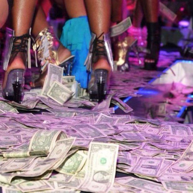 Самострелы стриптизерш (62 фото)