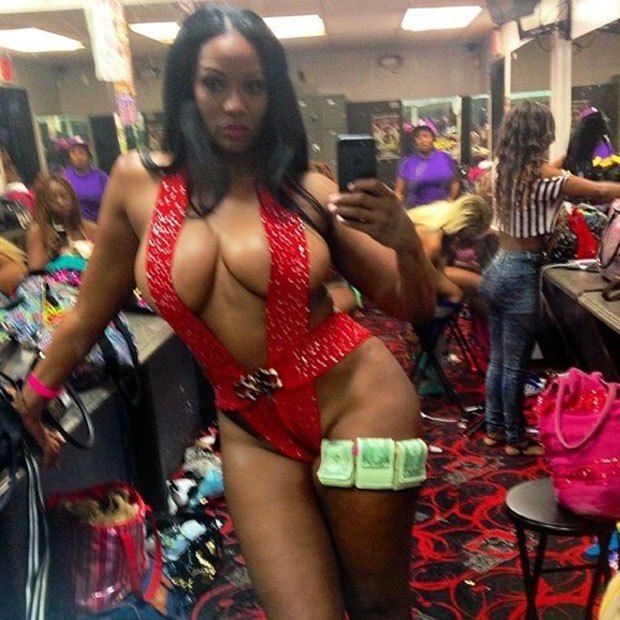 Самострелы стриптизерш (62 фото)