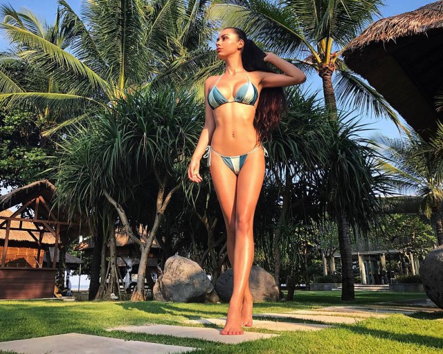 Очаровательная российская фотомодель Ольга Коробицына