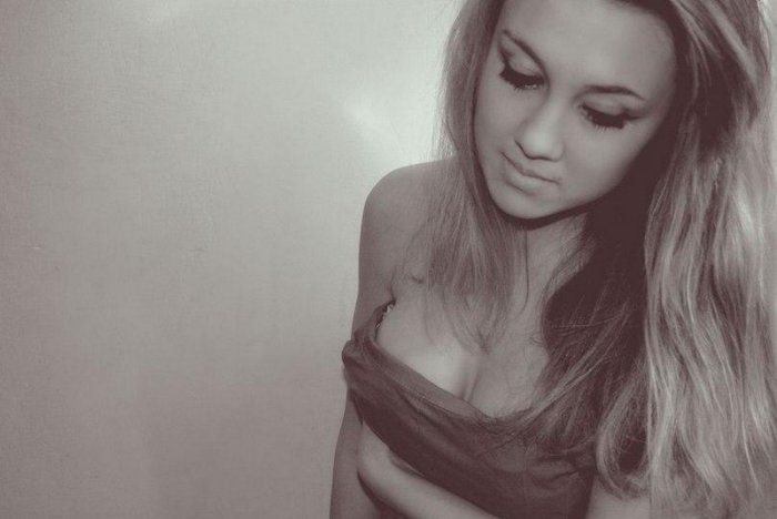 Милые пользовательницы социальных сетей