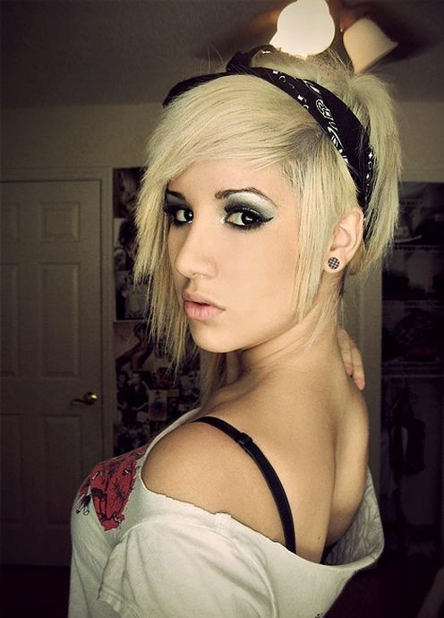 Милые пользовательницы социальных сетей