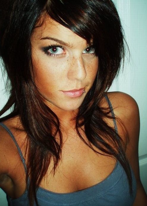 Милые пользовательницы социальных сетей