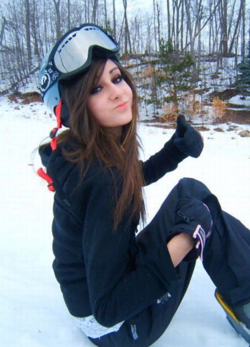 Милые пользовательницы социальных сетей