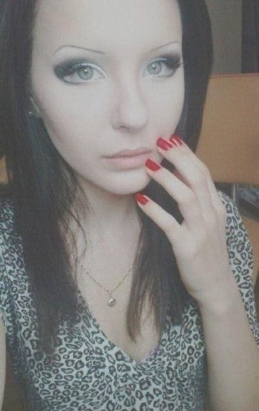 Живая кукла из Украины Анастасия Fukkacumi Шпагина (27 фото)