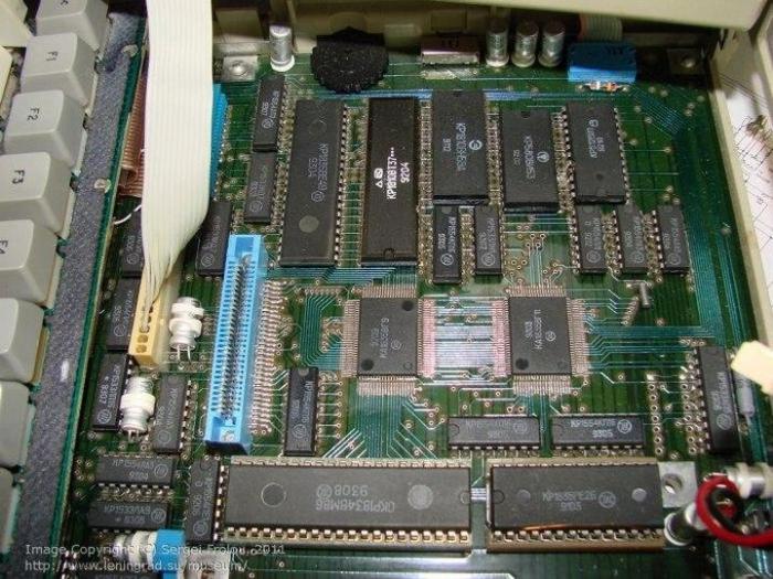 Первый советский ноутбук (13 фото)