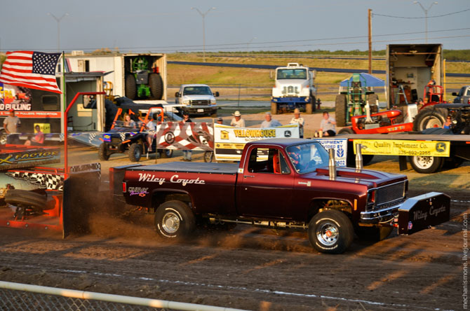 Трактора на стероидах или гонки по-техасски Трактора на стероидах или гонки по-техасски