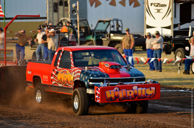 Трактора на стероидах или гонки по-техасски Трактора на стероидах или гонки по-техасски