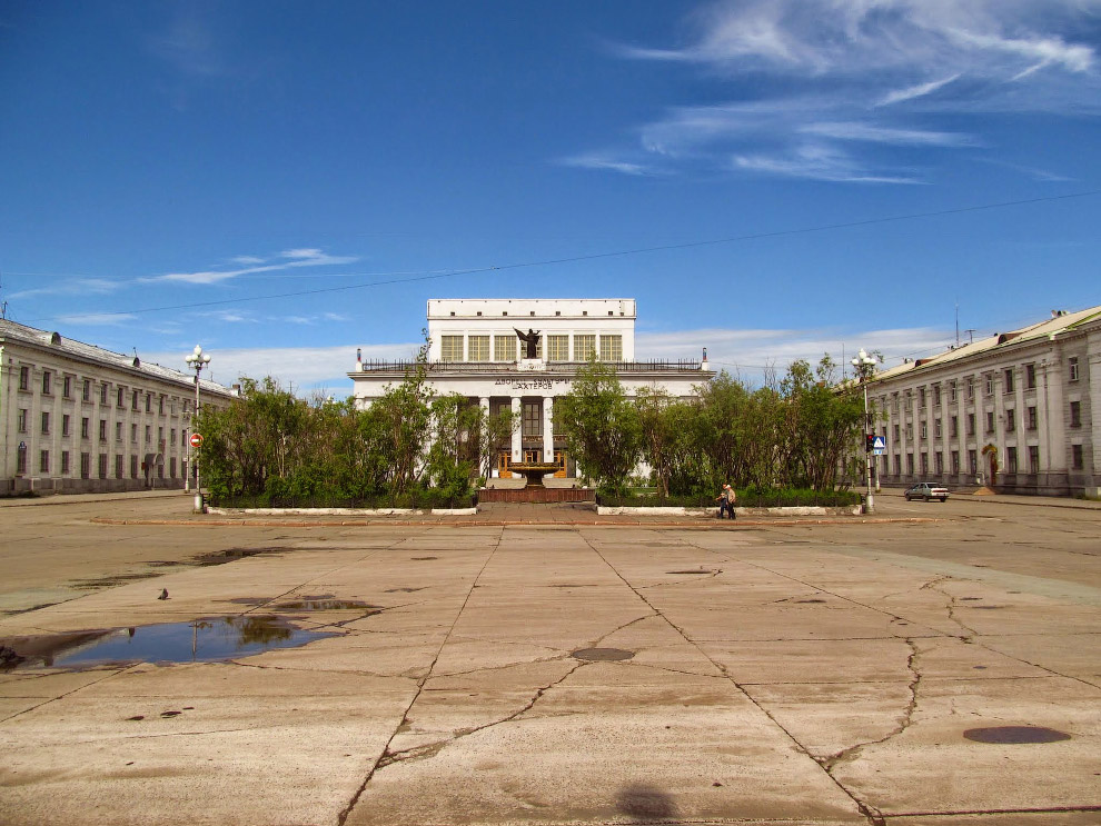 Воркута — край света, шахтёрский край