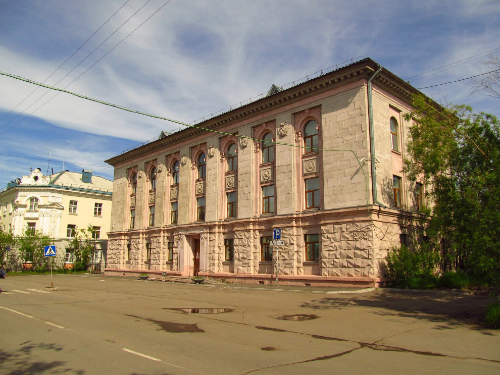 Воркута — край света, шахтёрский край