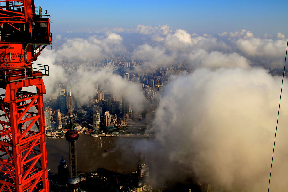 Шанхай с высоты башенного крана