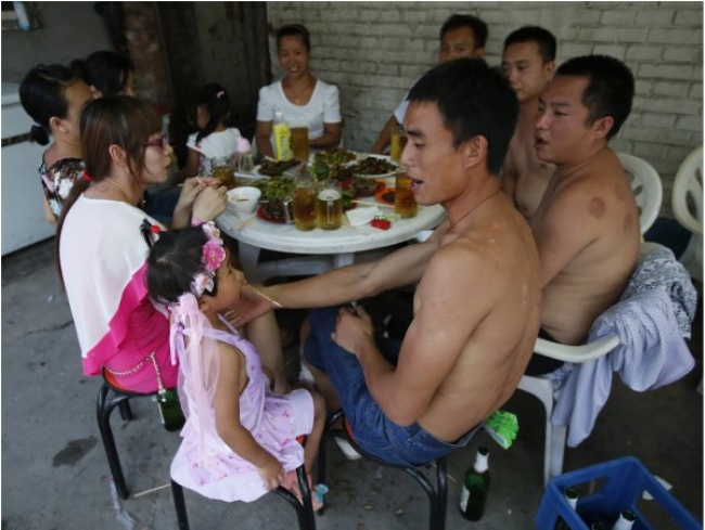 Фотограф Ким Кён-Хун показал, насколько велика пропасть между жизнью богатых и бедных людей в Китае